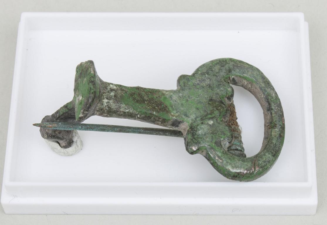 Römische Schlüssel-fibel   Roman Key Formed Fibula - Auctions & Price 