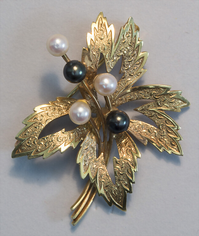 Brosche / A 14 ct rose gold brooch with pearls