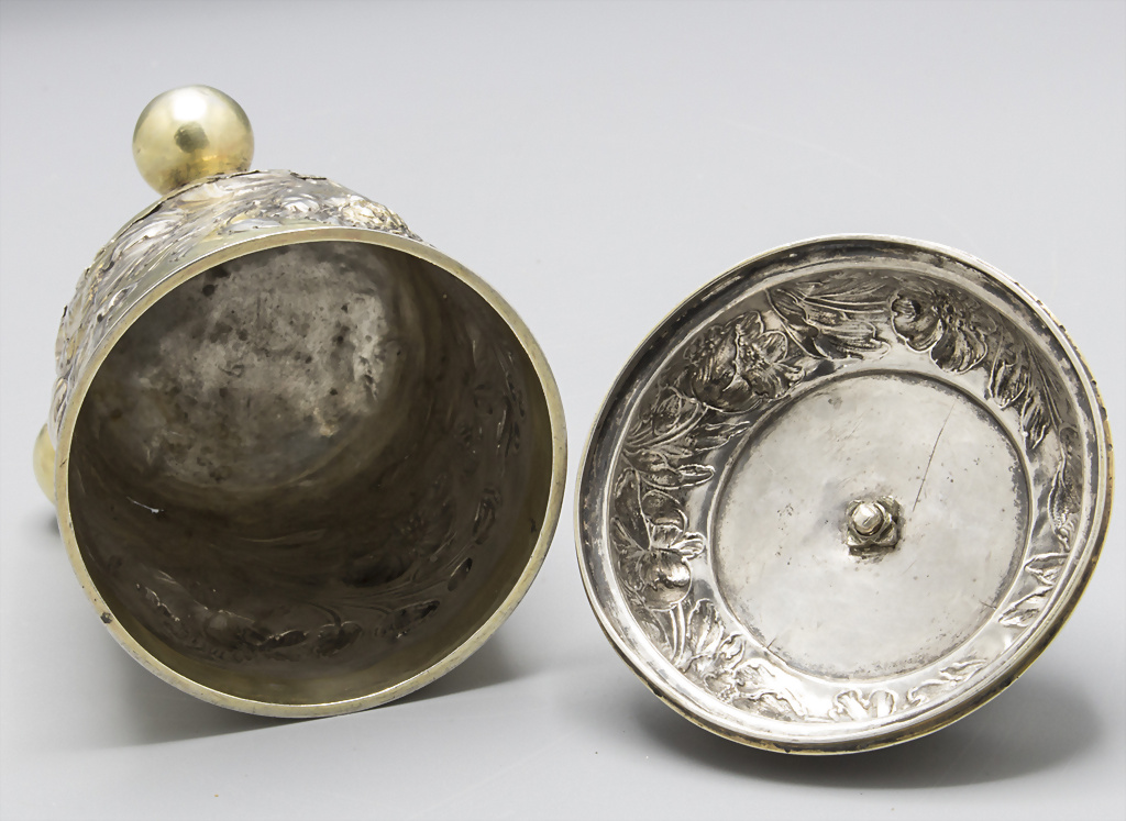 Barock Kugelfußbecher mit Deckel / A Baroque lidded silver beaker, um ...